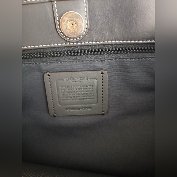 Large Shoulder Bag - Picture 3 of 4